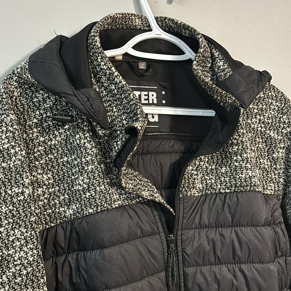 Down filled spring jacket, size Large - Picture 4 of 4